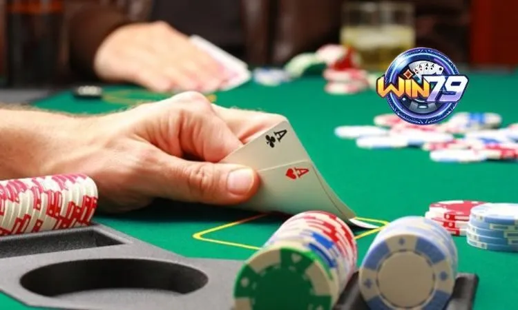 Poker yêu cầu người chơi có khả năng tính toán tốt, đặc biệt là về xác suất